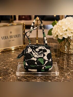 Vera Bradley Stylish Quilted Shoulder Bag - Green and Cream
